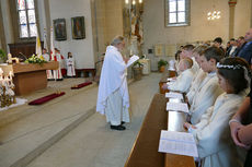 Feier der 1. Heiligen Kommunion in Sankt Crescentius (Foto: Karl-Franz Thiede)